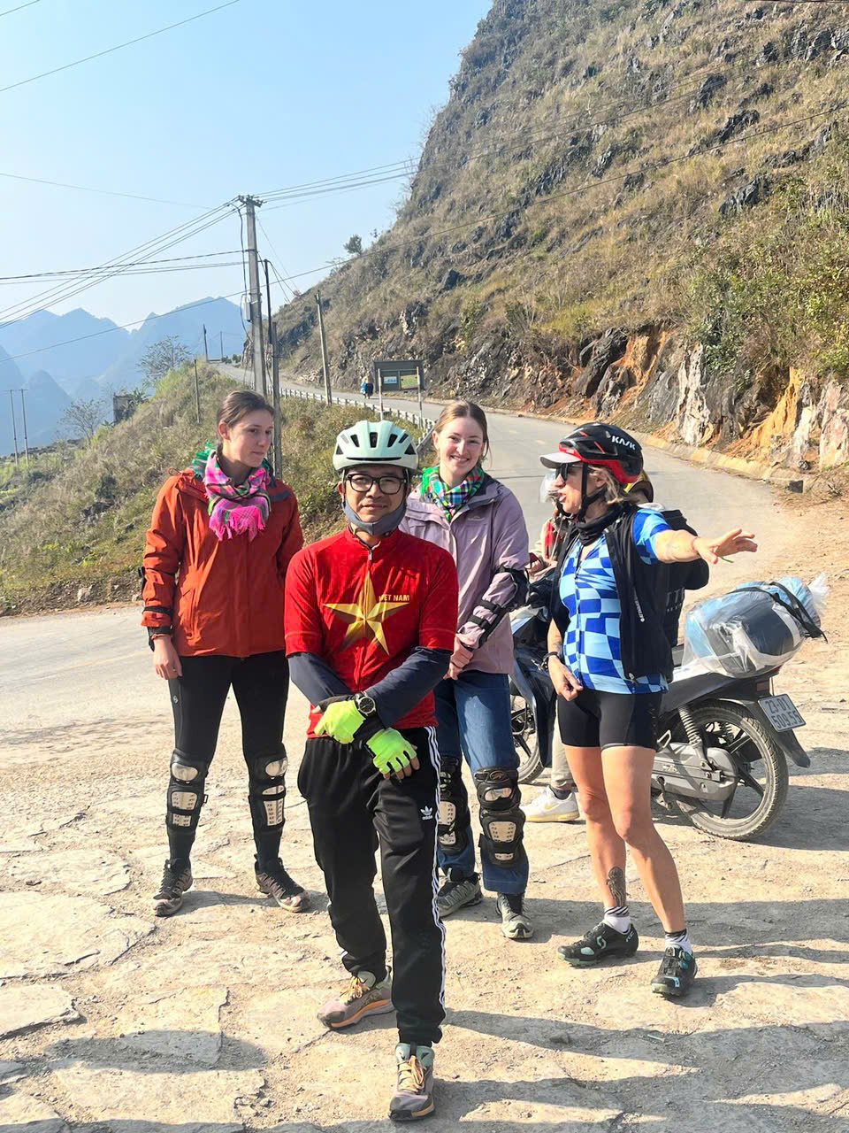 De Ultieme Gids voor een Fietsreis naar Cao Bang: Ontdek het Ruige Noordoosten van Vietnam